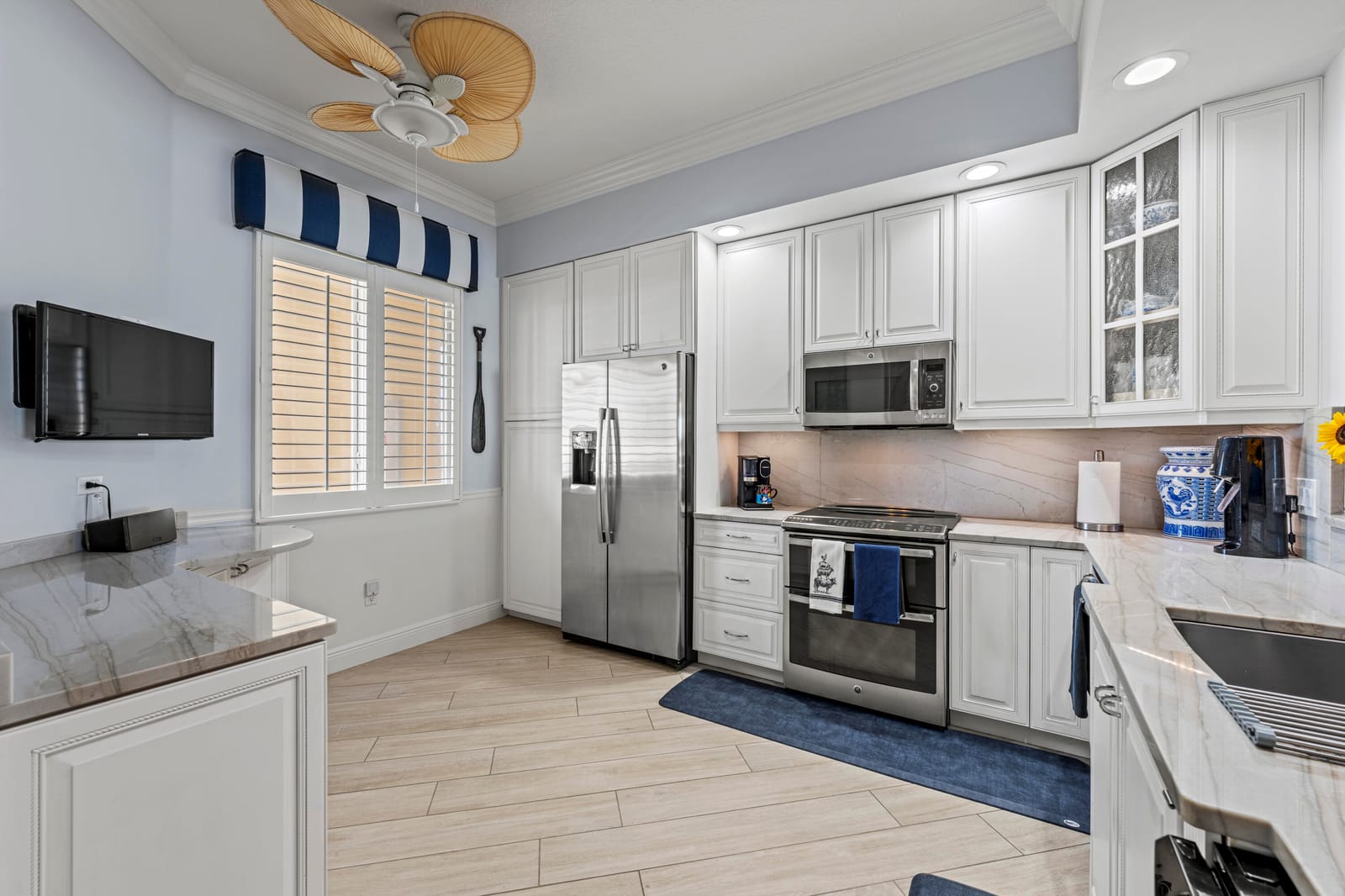 4 E Harbour Isle Ph Drive Ph06 — photo 2