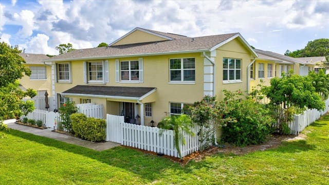 221 Foxtail Drive I, Greenacres, FL 33415