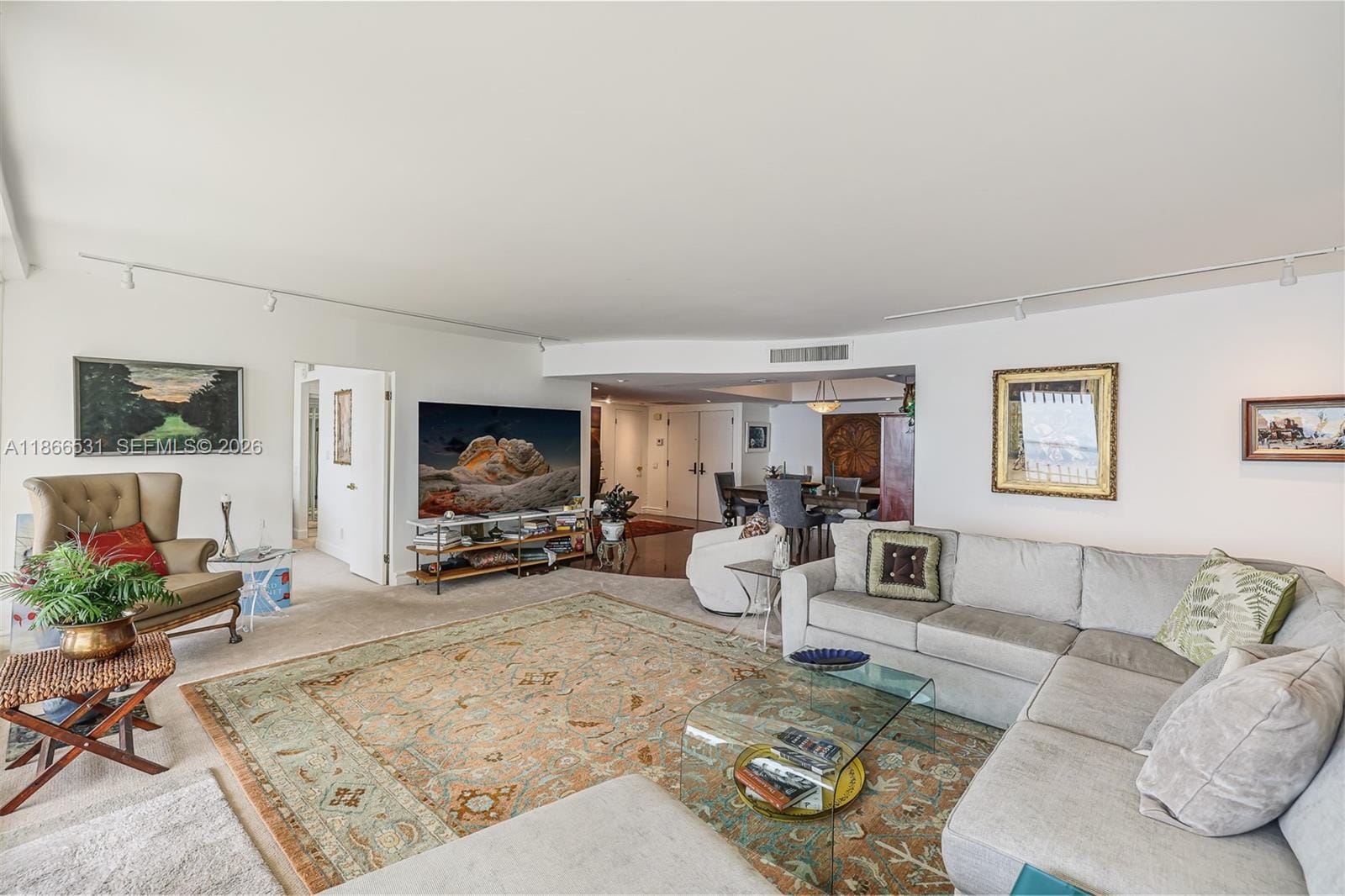 2 Grove Isle Drive B1603 — photo 3