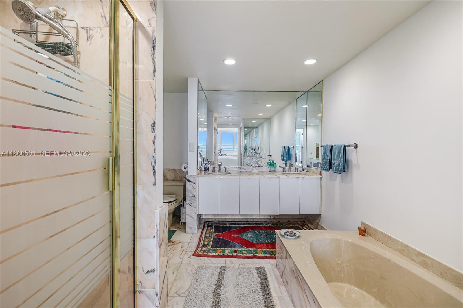 2 Grove Isle Drive B1603 — photo 9