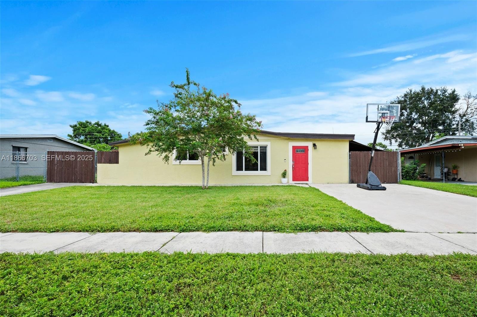 5641 SW 37th Court, Davie, FL 33314