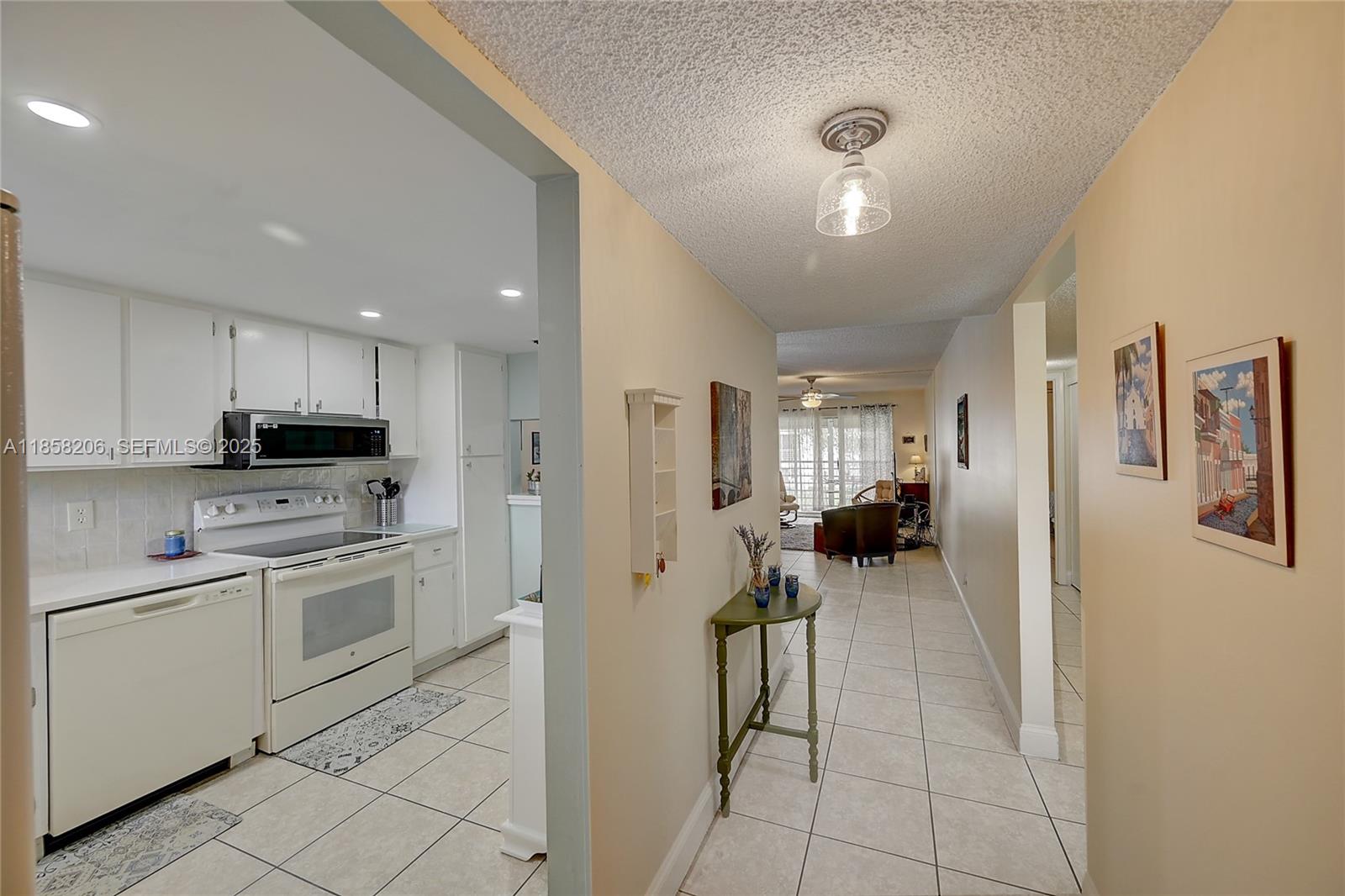 3186 Via Poinciana 203 203, Lake Worth, FL 33467, Lake Worth