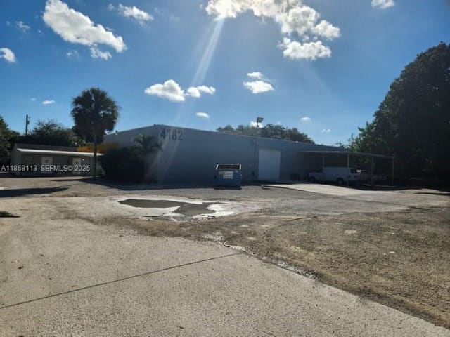 4182 S University Drive, Davie, FL 33328