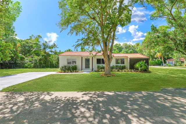 11320 NE 11th Place, sold in Biscayne Lawn Extension, Biscayne Park, FL