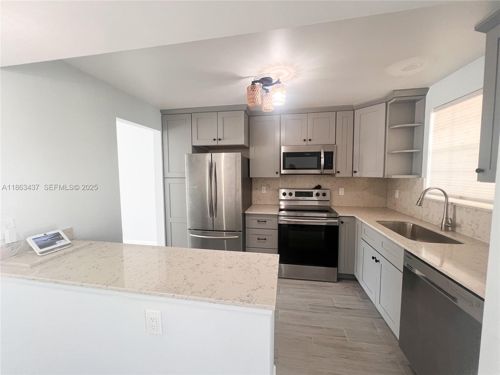 769 Jeffery Street 2205 — photo 2