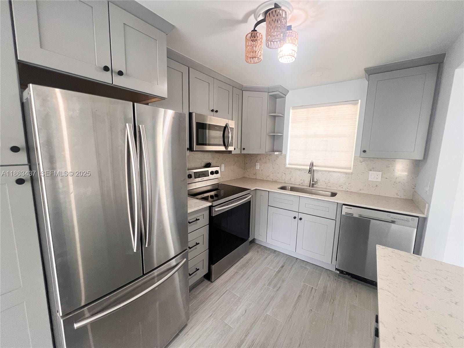 769 Jeffery Street 2205 — photo 3