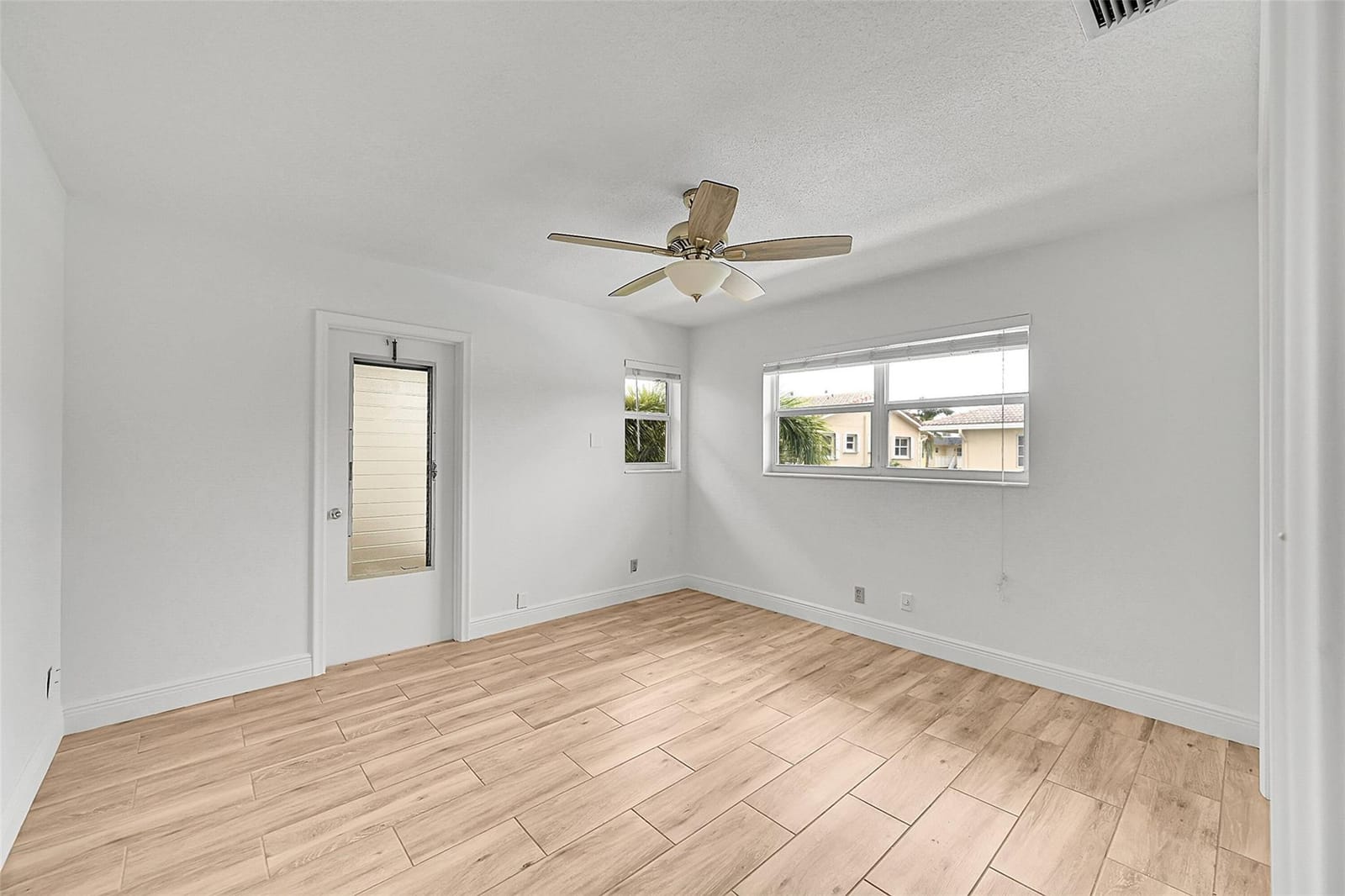 2111 NE 42nd Court 201w, Lighthouse Point, FL 33064 photo 9