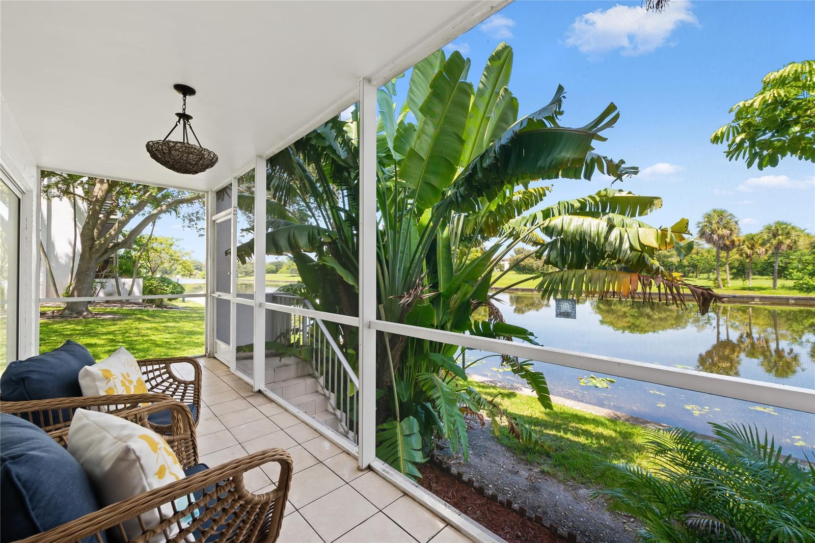 3581 Inverrary Drive 104, Lauderhill, FL 33319