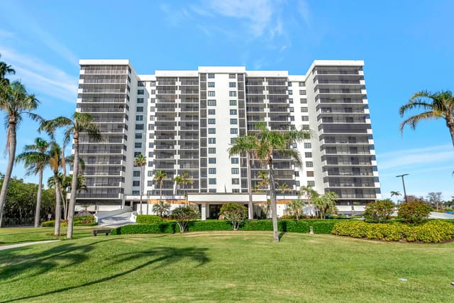 3420 S Ocean Boulevard S 4u, sold in Coronado At Highland Beach Condo, Highland Beach, FL