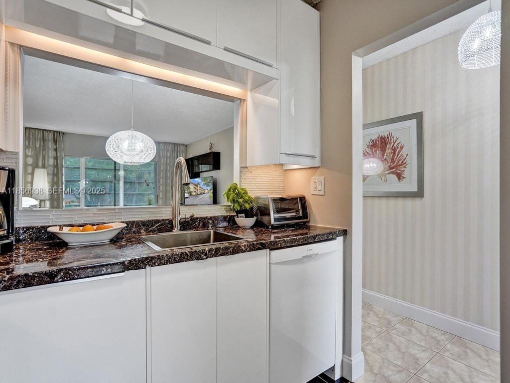 5102 NW 36th Street 511, Lauderdale Lakes, FL 33319 photo 3