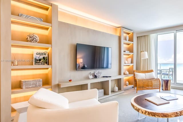102 24th Street 1016, sold in 2399 Collins Avenue, Miami Beach, FL