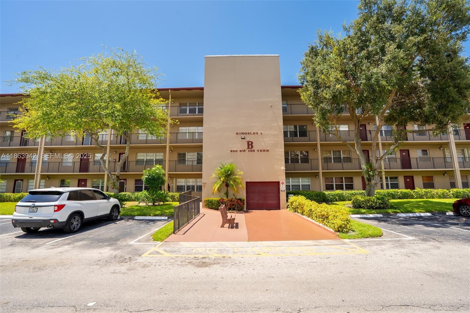 850 SW 133rd Terrace 312B, Pembroke Pines, FL 33027