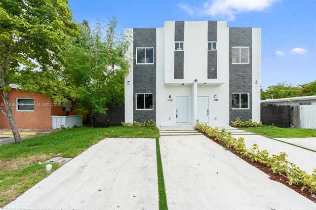 2145 NW 4 Th Street, Pompano Beach, FL 33069