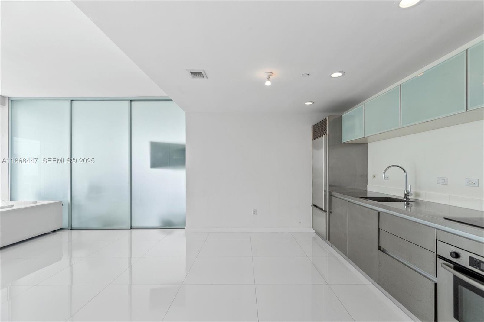 1040 Biscayne Boulevard 3106 — photo 9