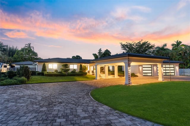 13211 Mustang Trail, Southwest Ranches, FL 33330