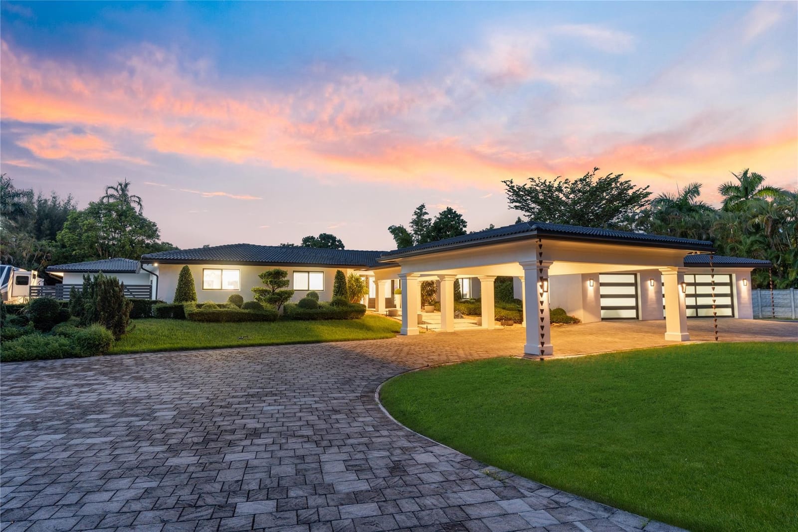 13211 Mustang Trail, Southwest Ranches, FL 33330