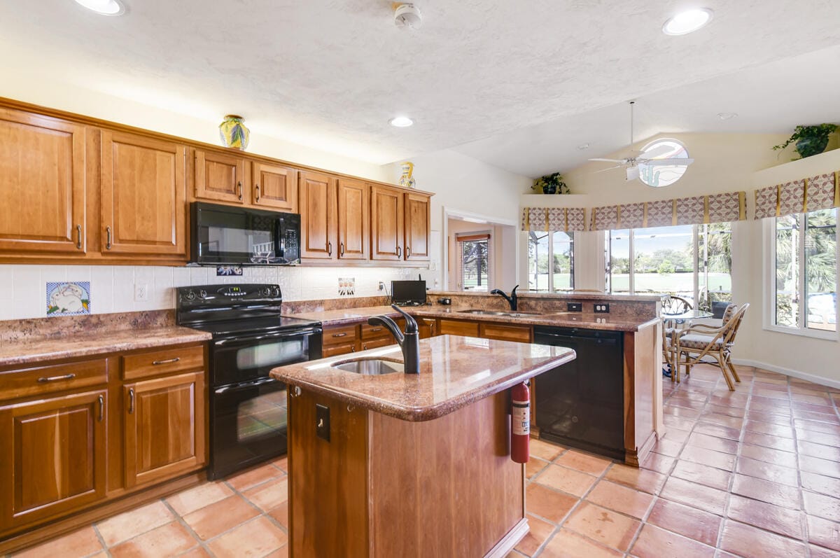 151 Country Club Drive, Tequesta, FL 33469 photo 19