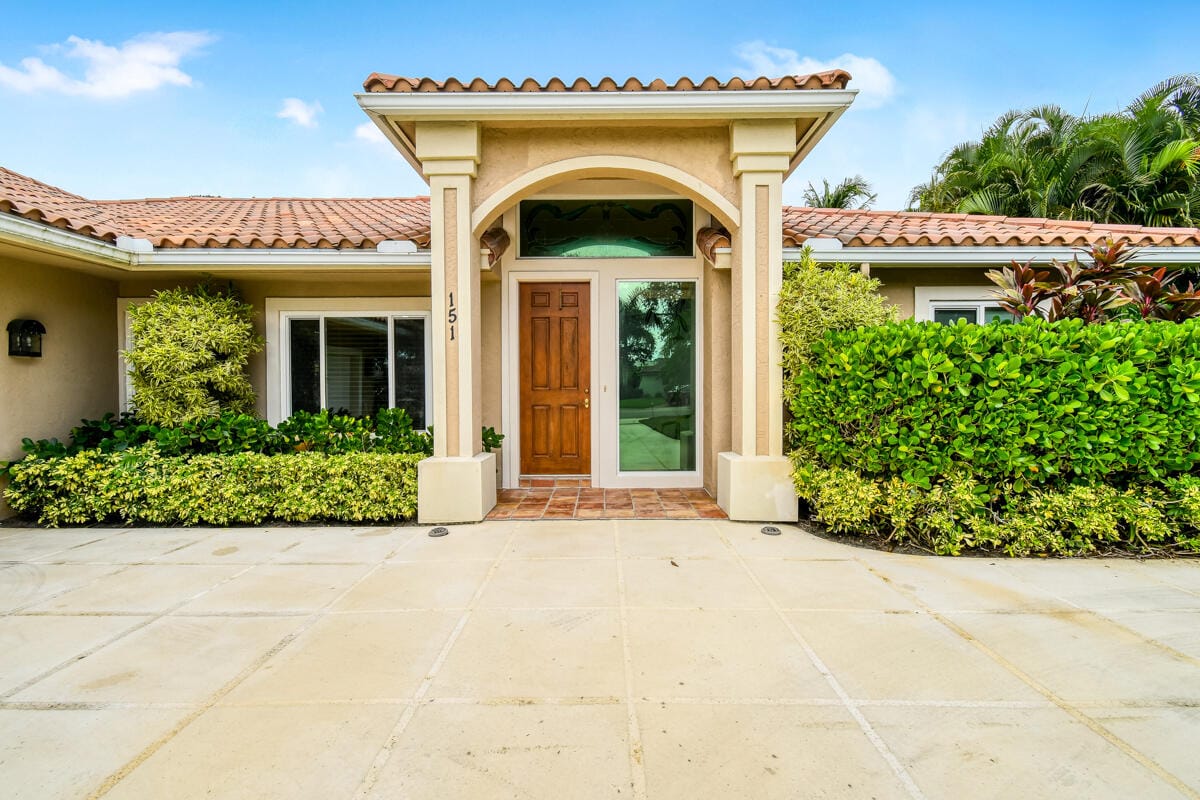 151 Country Club Drive, Tequesta, FL 33469 photo 3