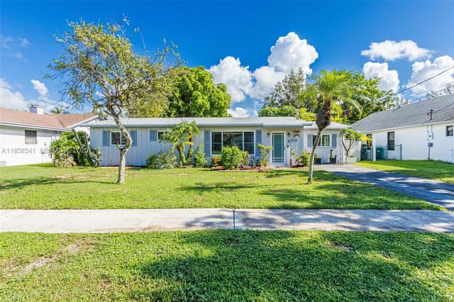 12421 SW 1st Court, sold in Melaleuca Isles, Plantation, FL