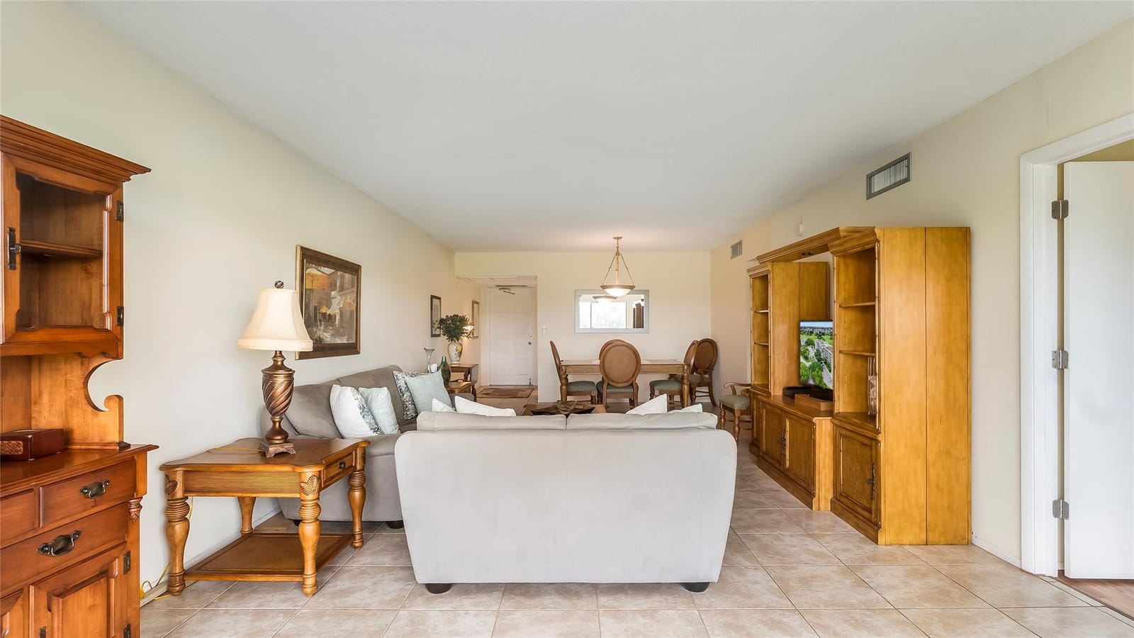 2950 N Palm Aire Drive 206 — photo 5