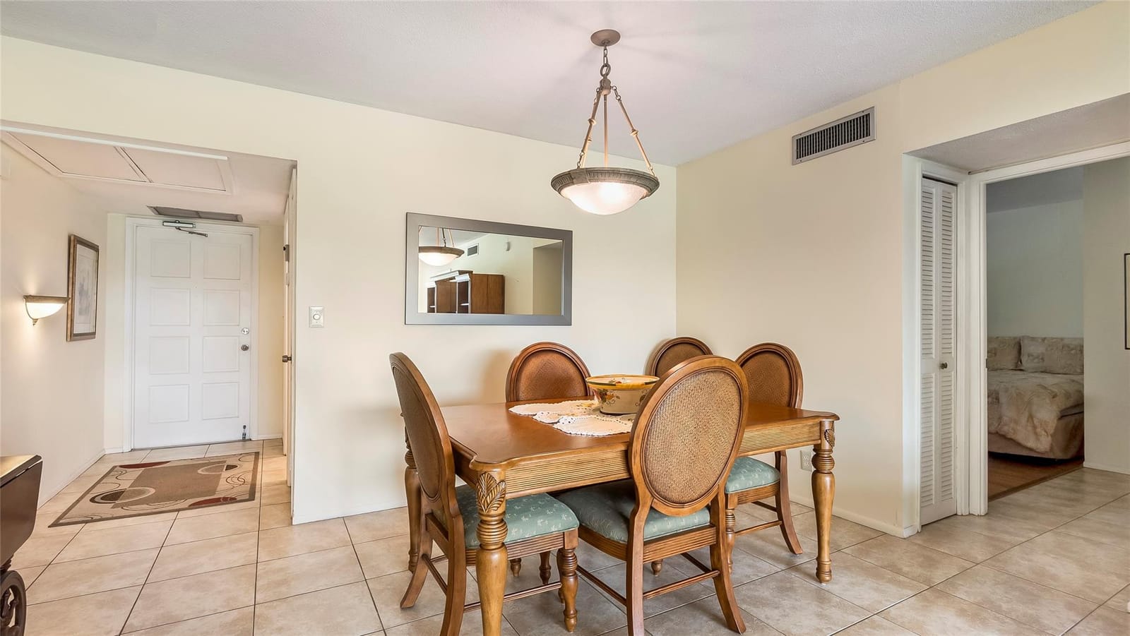 2950 N Palm Aire Drive 206 — photo 7
