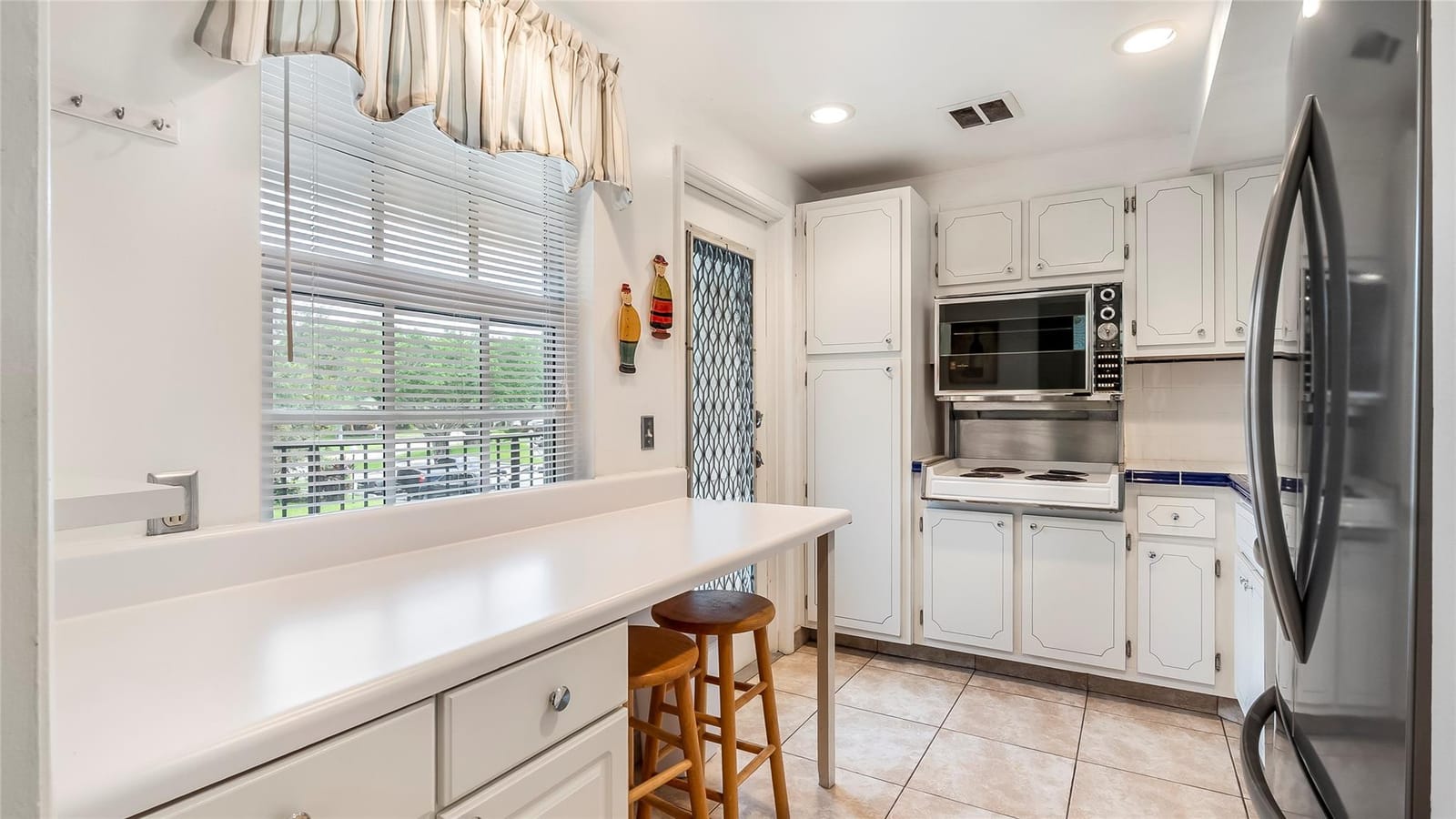 2950 N Palm Aire Drive 206 — photo 10
