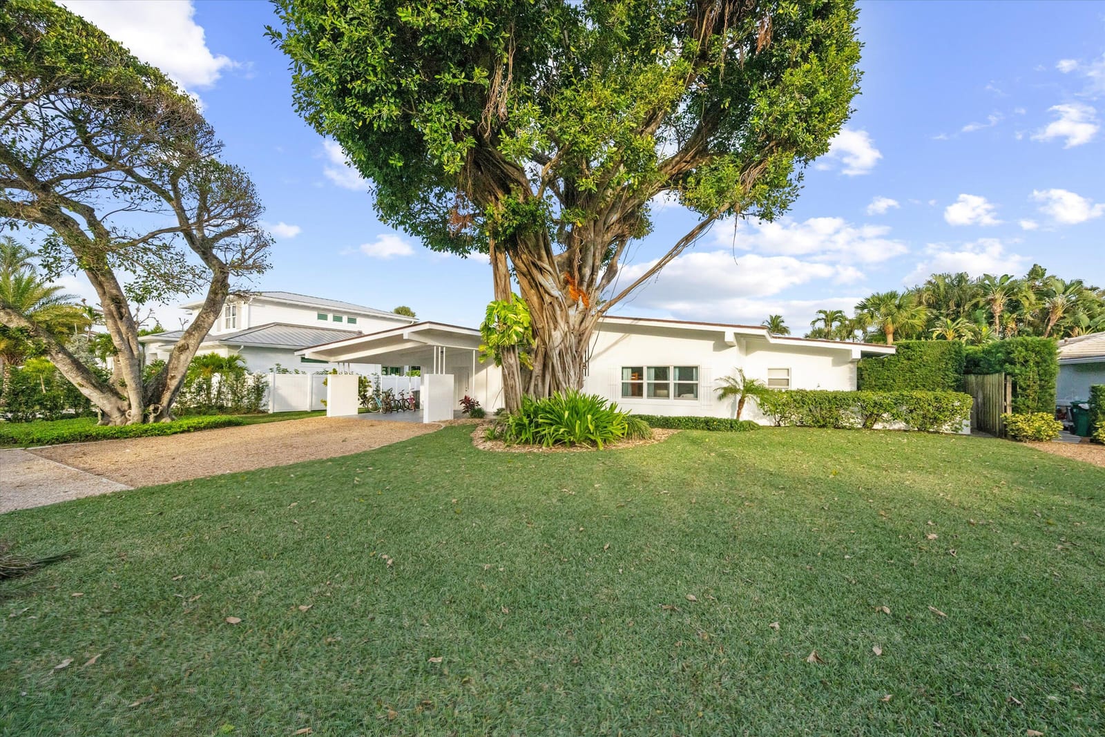 181 Beacon Lane, Jupiter Inlet Colony, FL 33469 photo 2