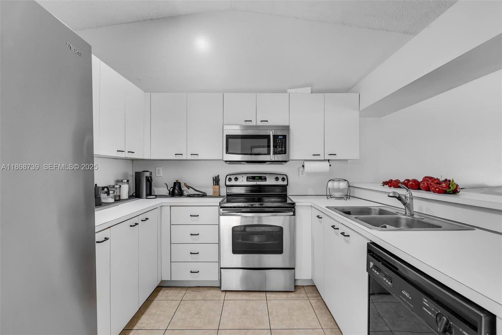 6646 NW 175th Terrace — photo 8