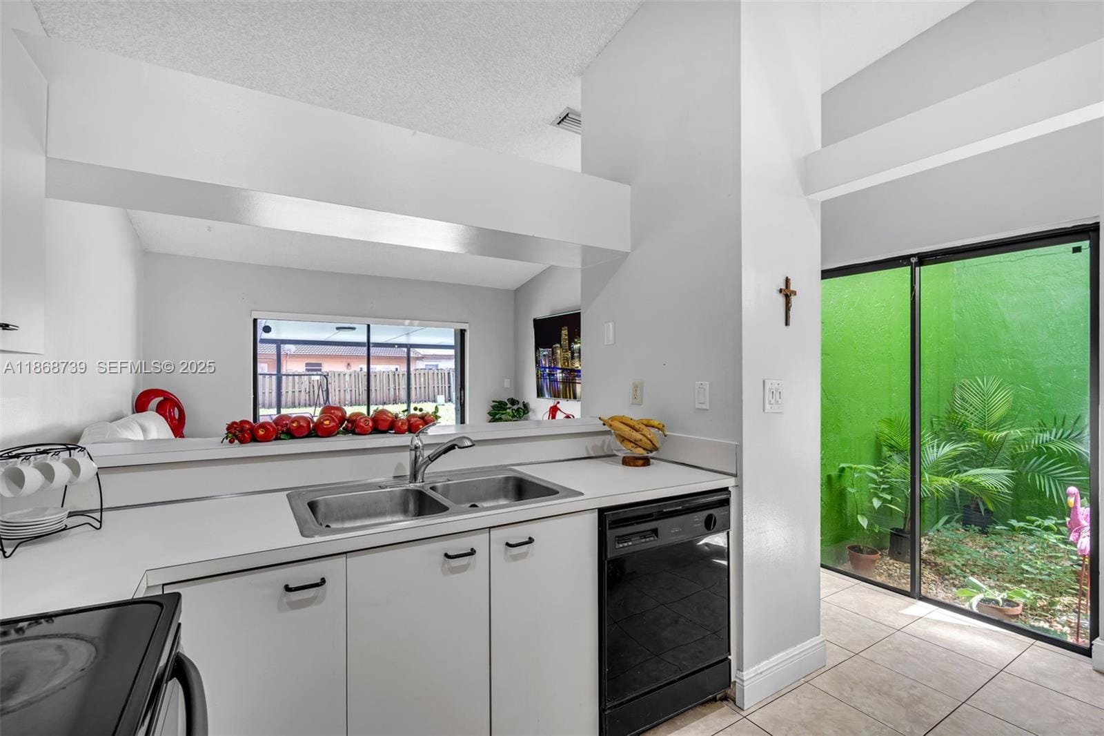 6646 NW 175th Terrace — photo 9