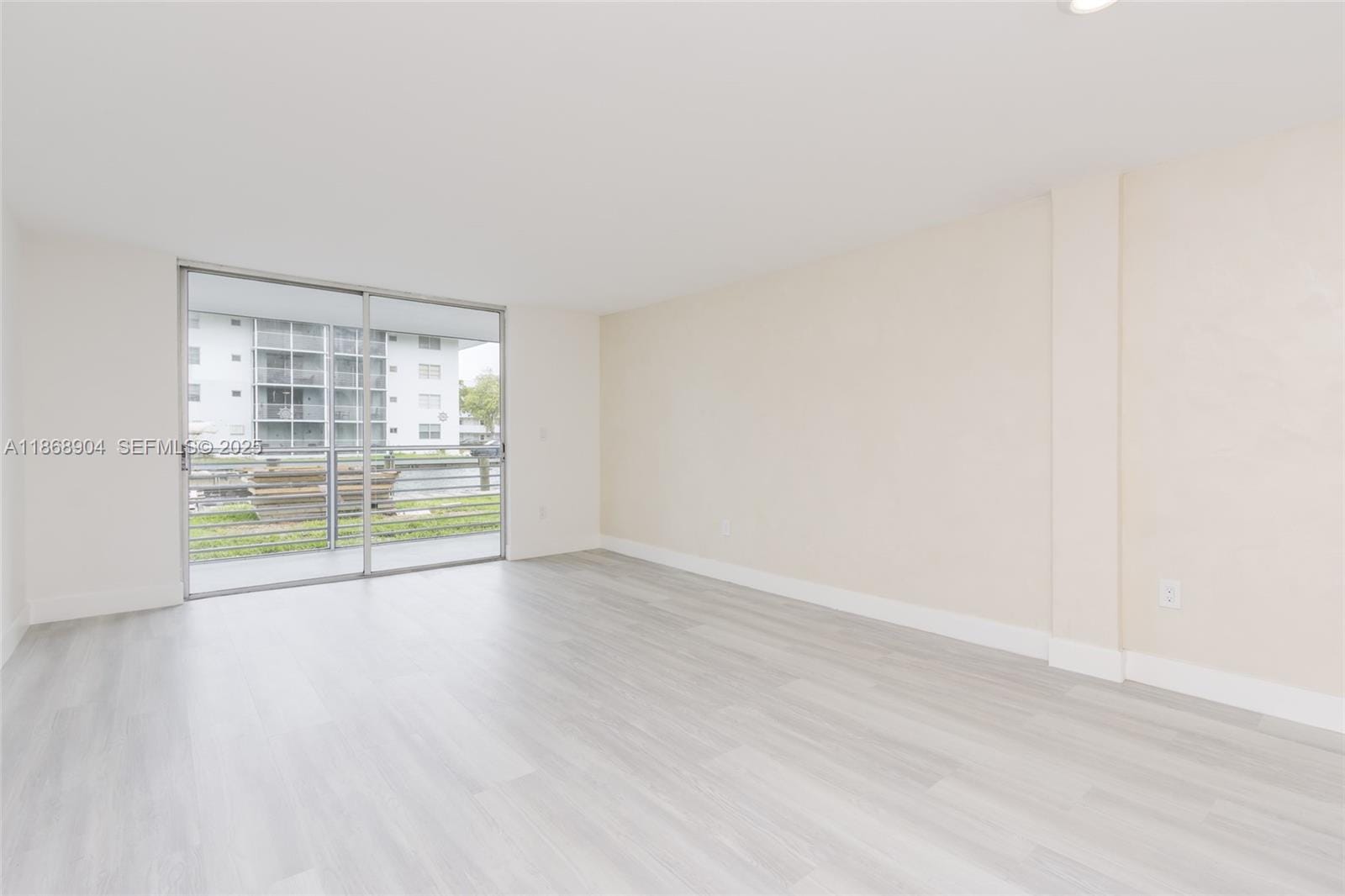3600 NE 170th Street D-112 — photo 8