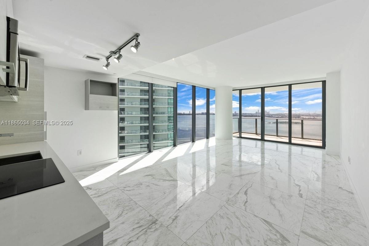 650 NE 32nd Street 2907, Miami, FL 33137 photo 2