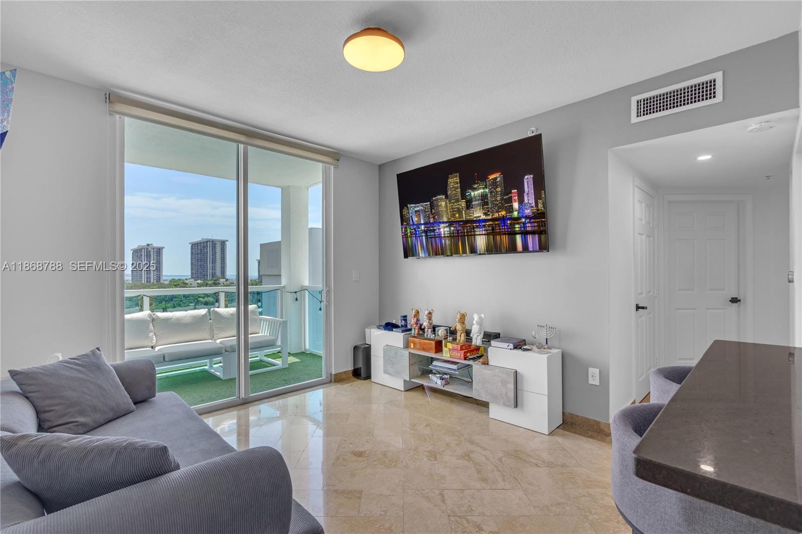 1723 SW 2nd Avenue 902, Miami, FL 33129 photo 11