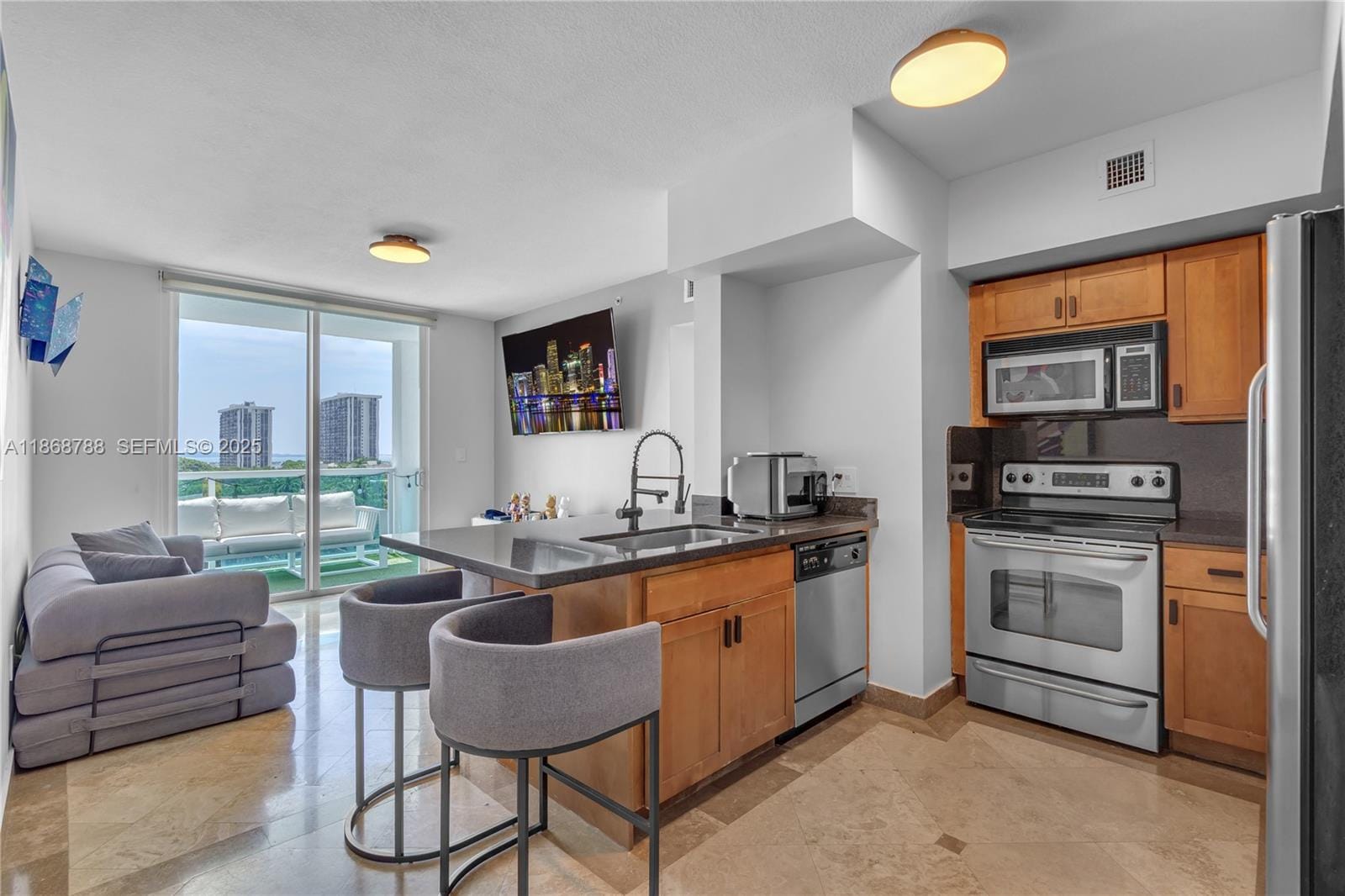 1723 SW 2nd Avenue 902, Miami, FL 33129 photo 5