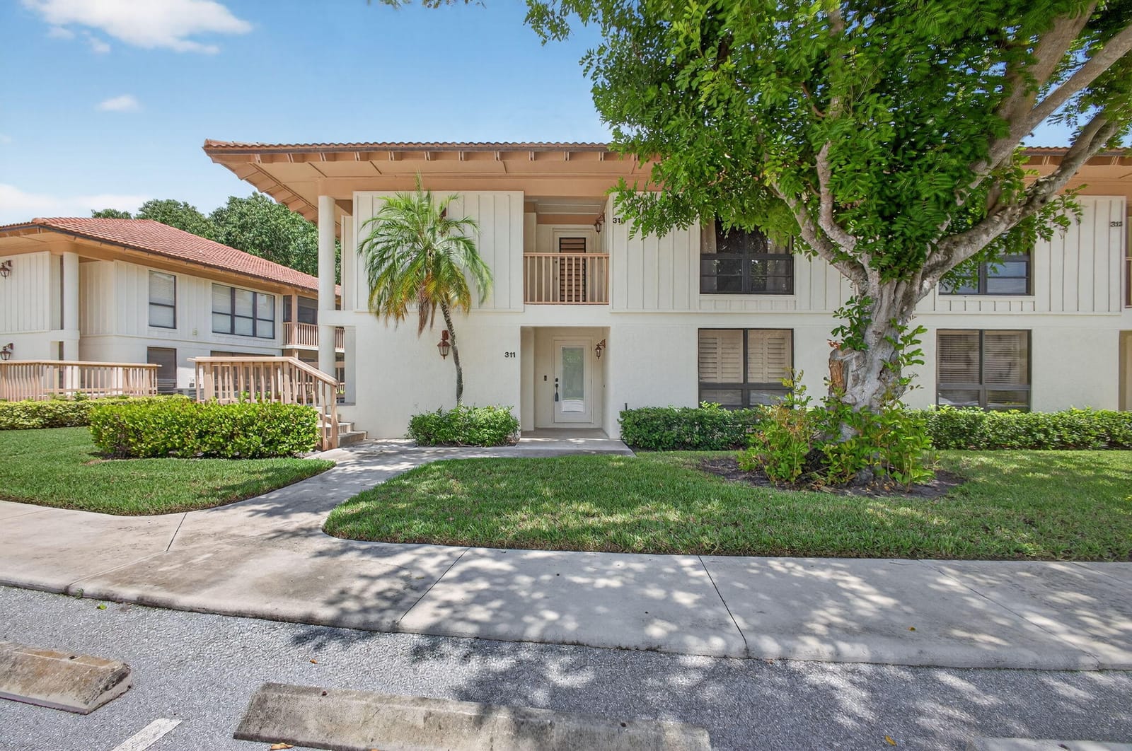 311 Brackenwood Circle, Palm Beach Gardens, FL 33418