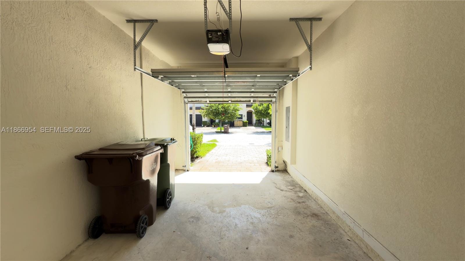 10348 W 33rd Lane, Hialeah, FL 33018 photo 18