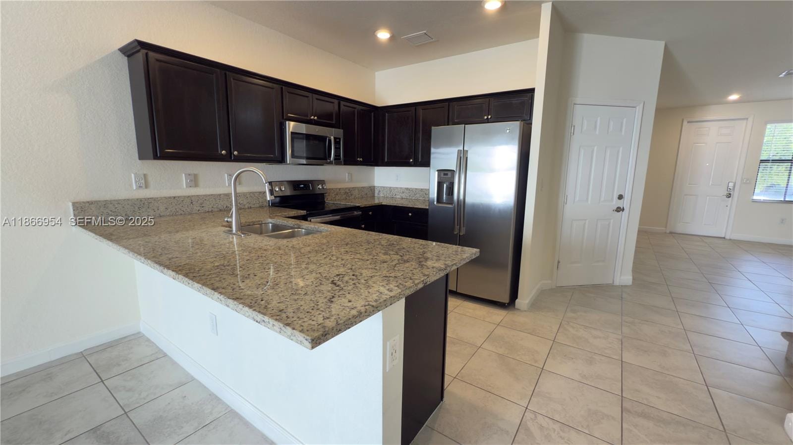 10348 W 33rd Lane, Hialeah, FL 33018 photo 9