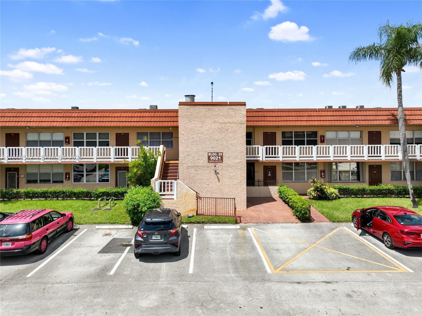 9021 Sunrise Lakes Boulevard 211, Sunrise, FL 33322