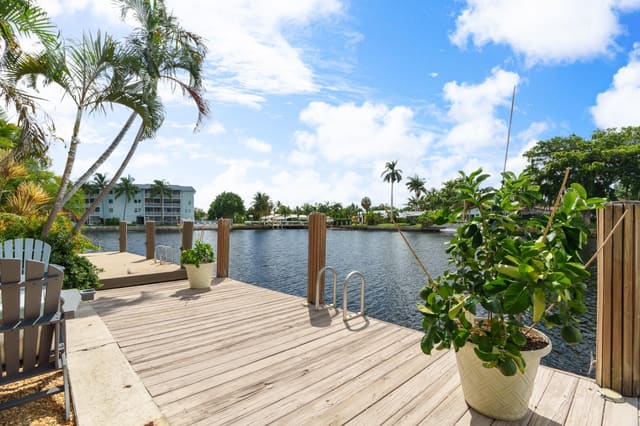 18 Middlesex Drive 18, sold in Townhouse Isle, Wilton Manors, FL
