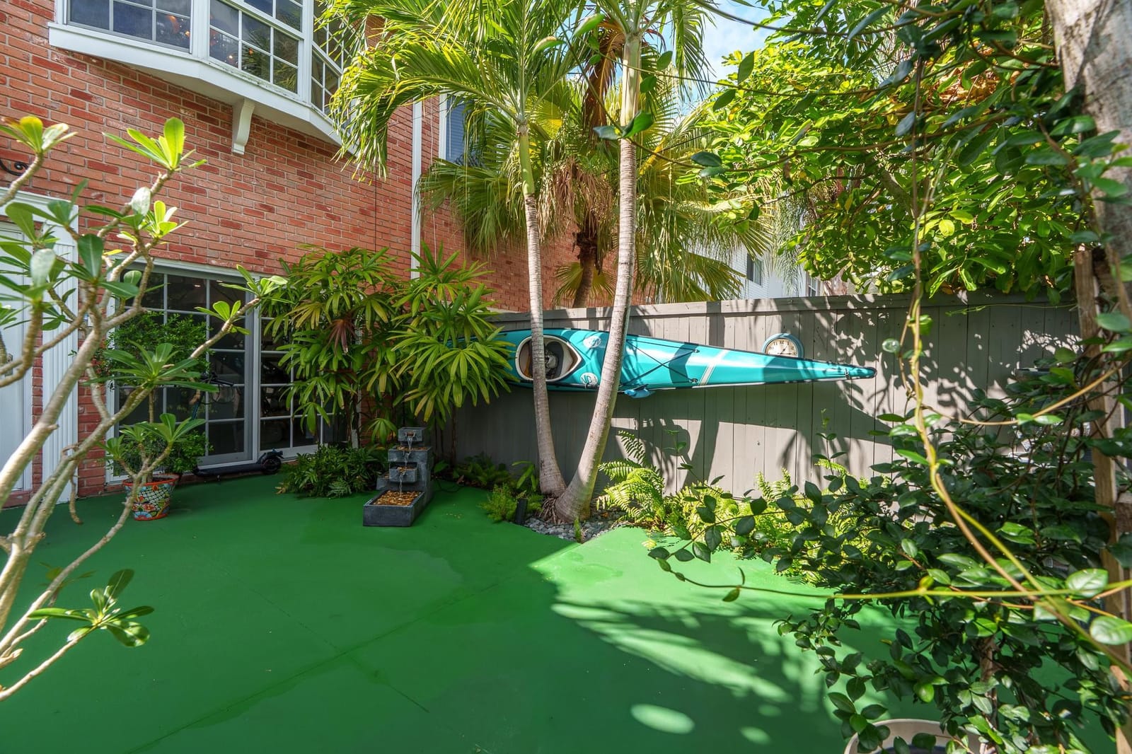 18 Middlesex Drive 18 — photo 12