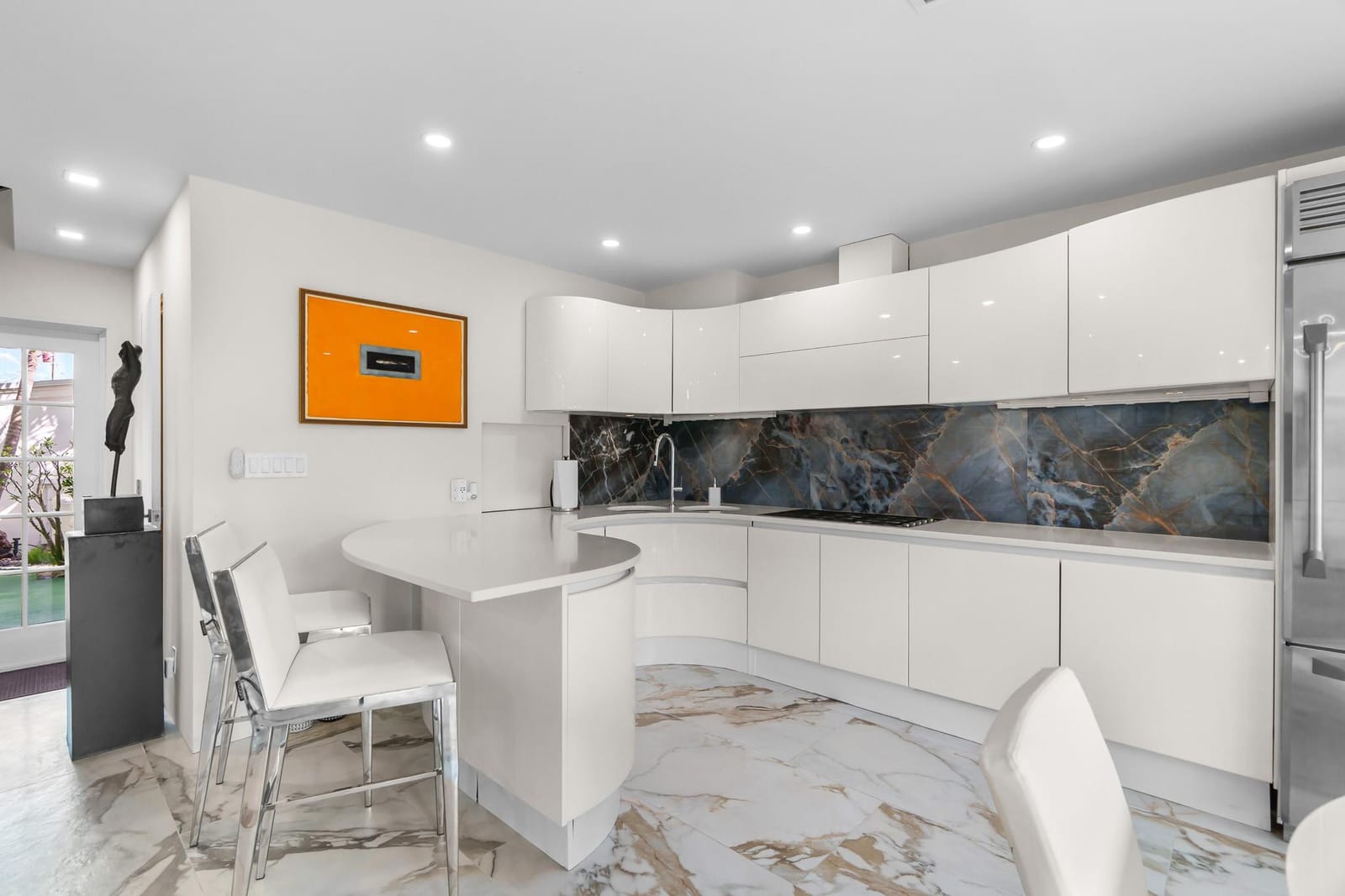 18 Middlesex Drive 18 — photo 3