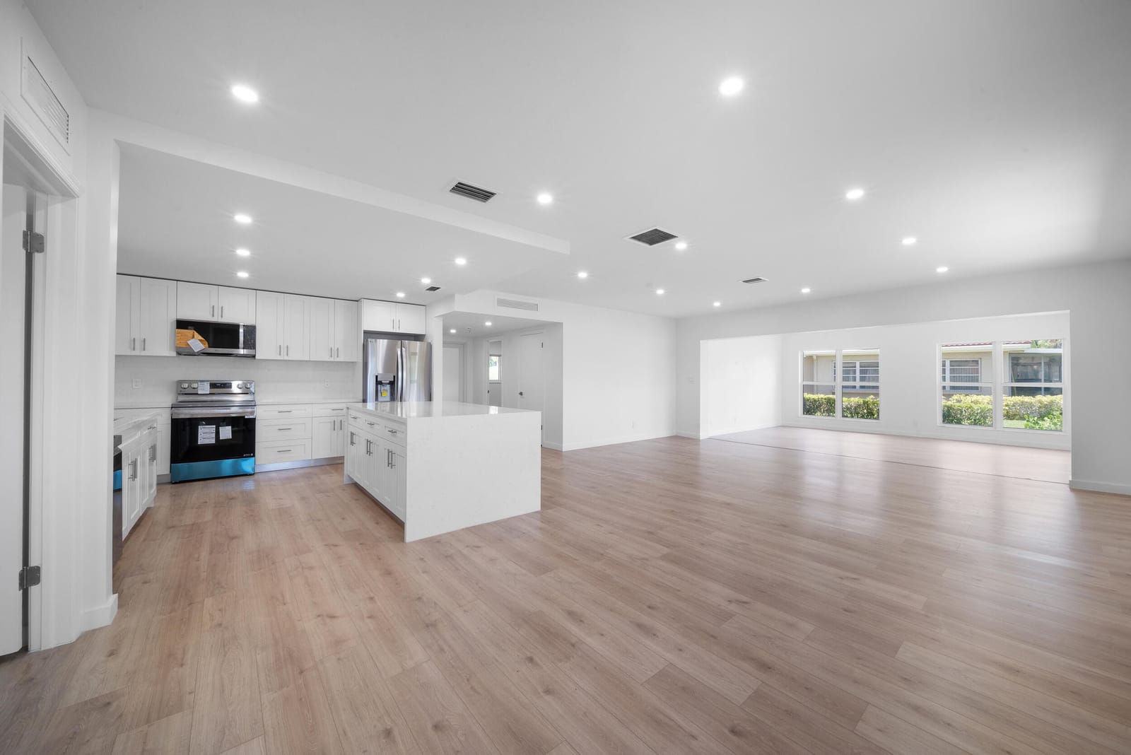 3011 N Palm Aire Drive, Pompano Beach, FL 33069 photo 18