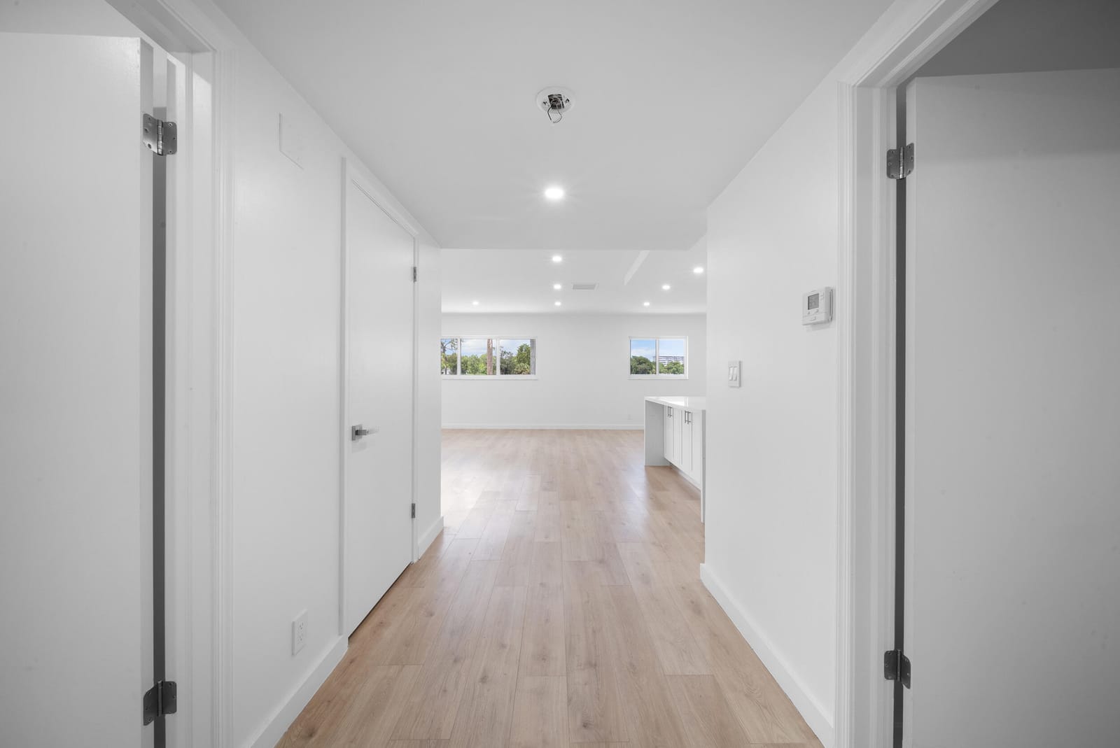 3011 N Palm Aire Drive — photo 5