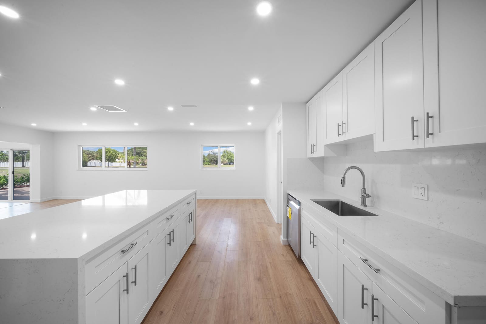 3011 N Palm Aire Drive — photo 7