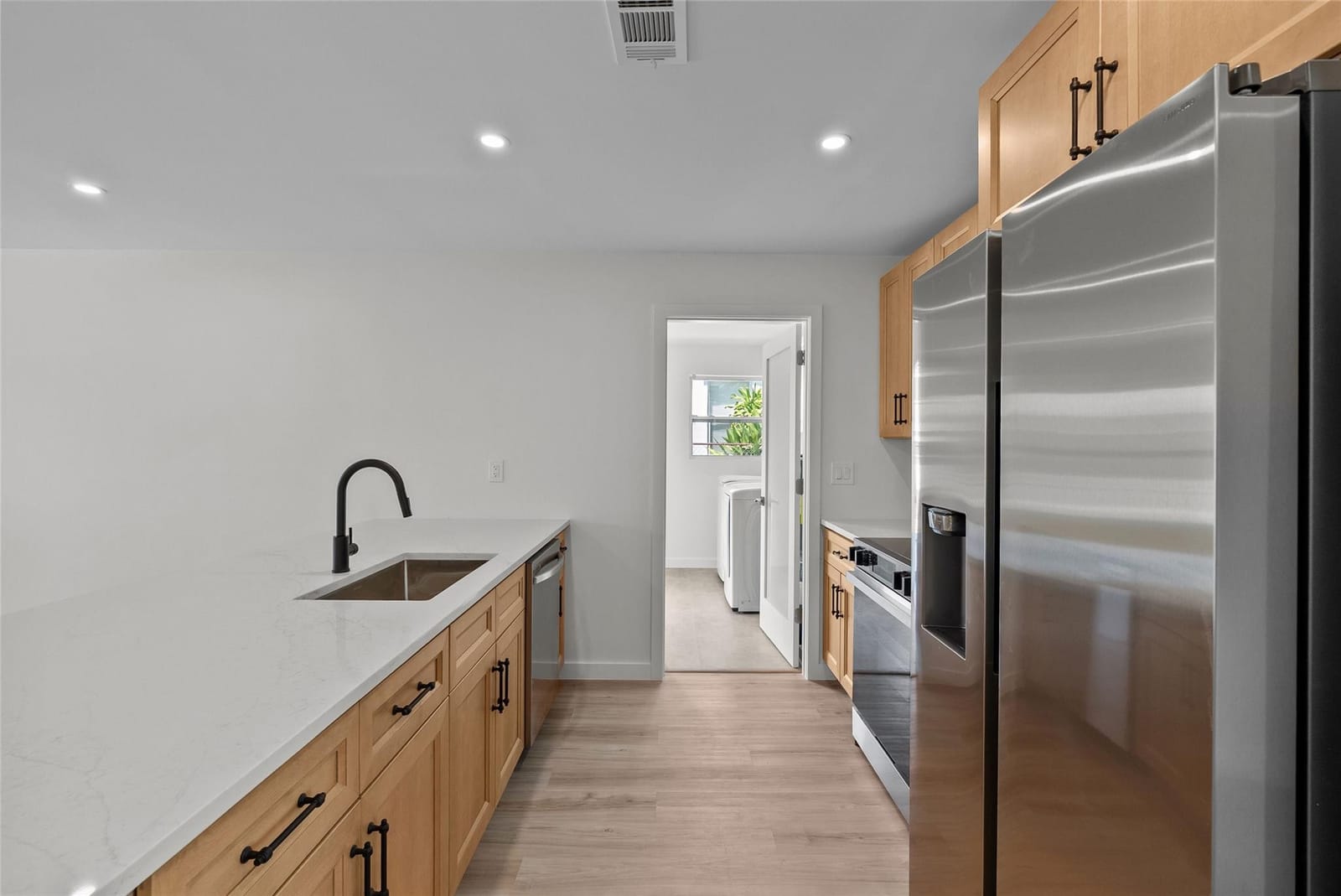 1556 W 31st Street — photo 7