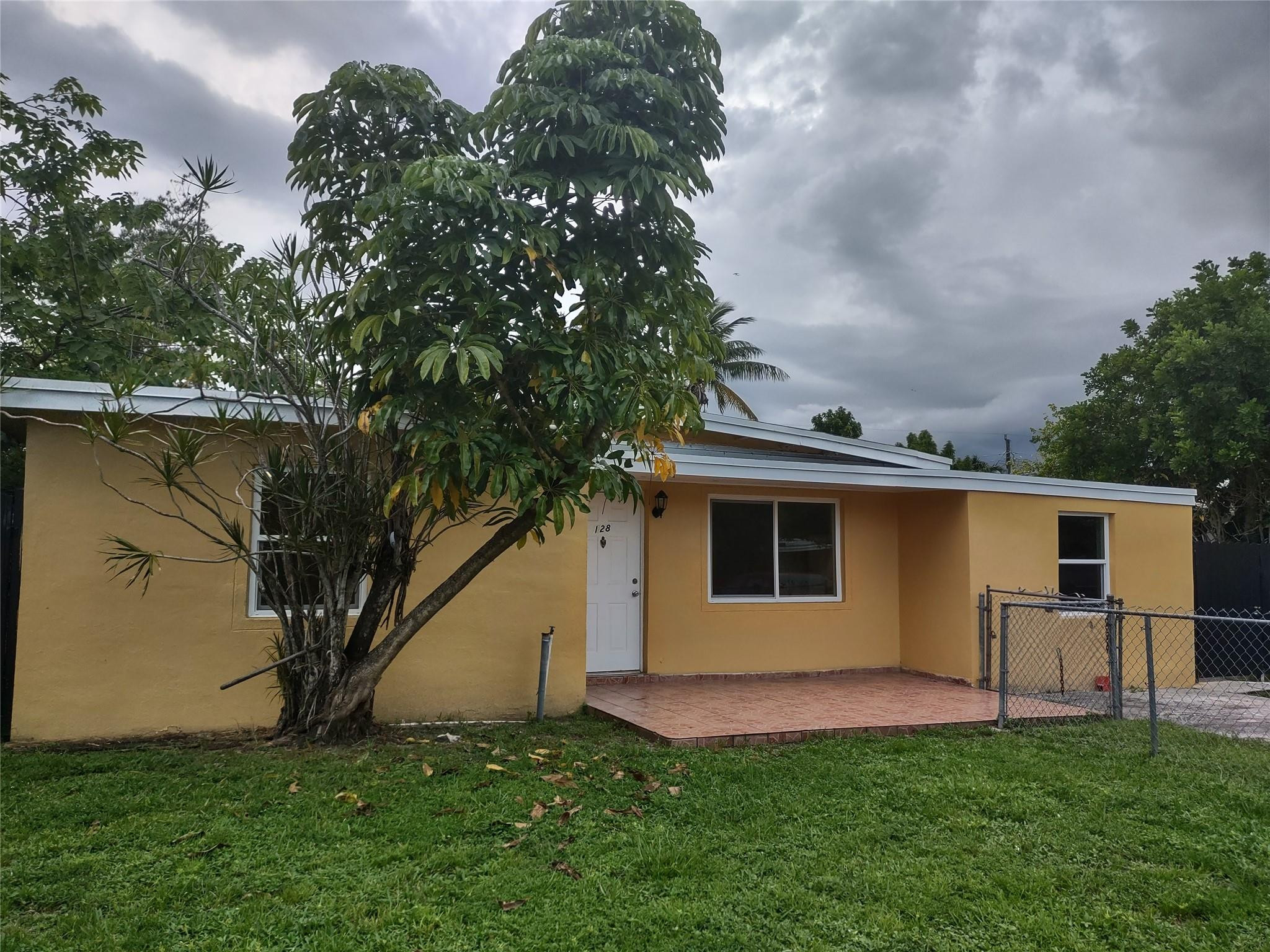 128 Miami Gardens Road, West Park, FL 33023, West Park