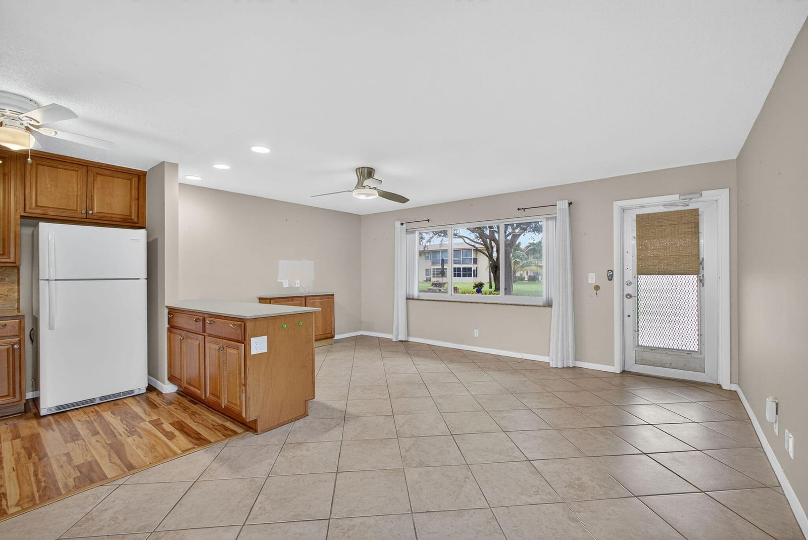 221 Coventry J — photo 11