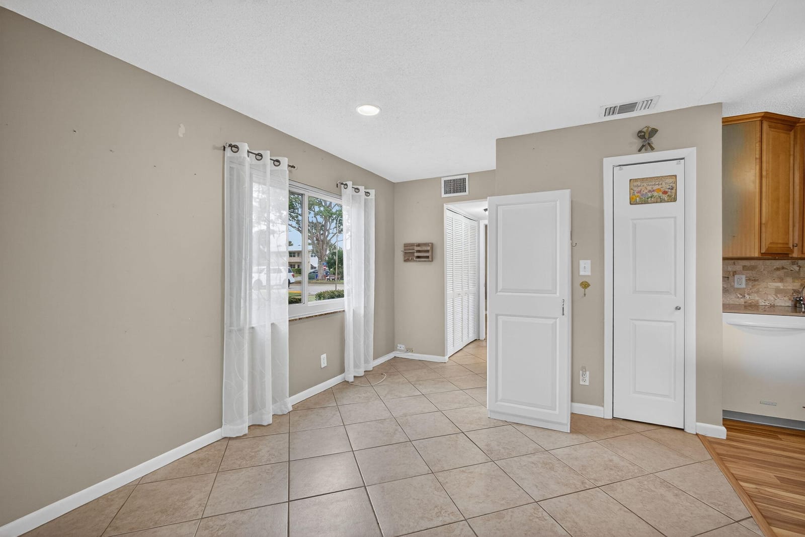 221 Coventry J, West Palm Beach, FL 33417 photo 15