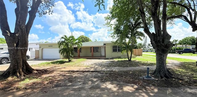 5355 W 11th Avenue, Hialeah, FL 33012