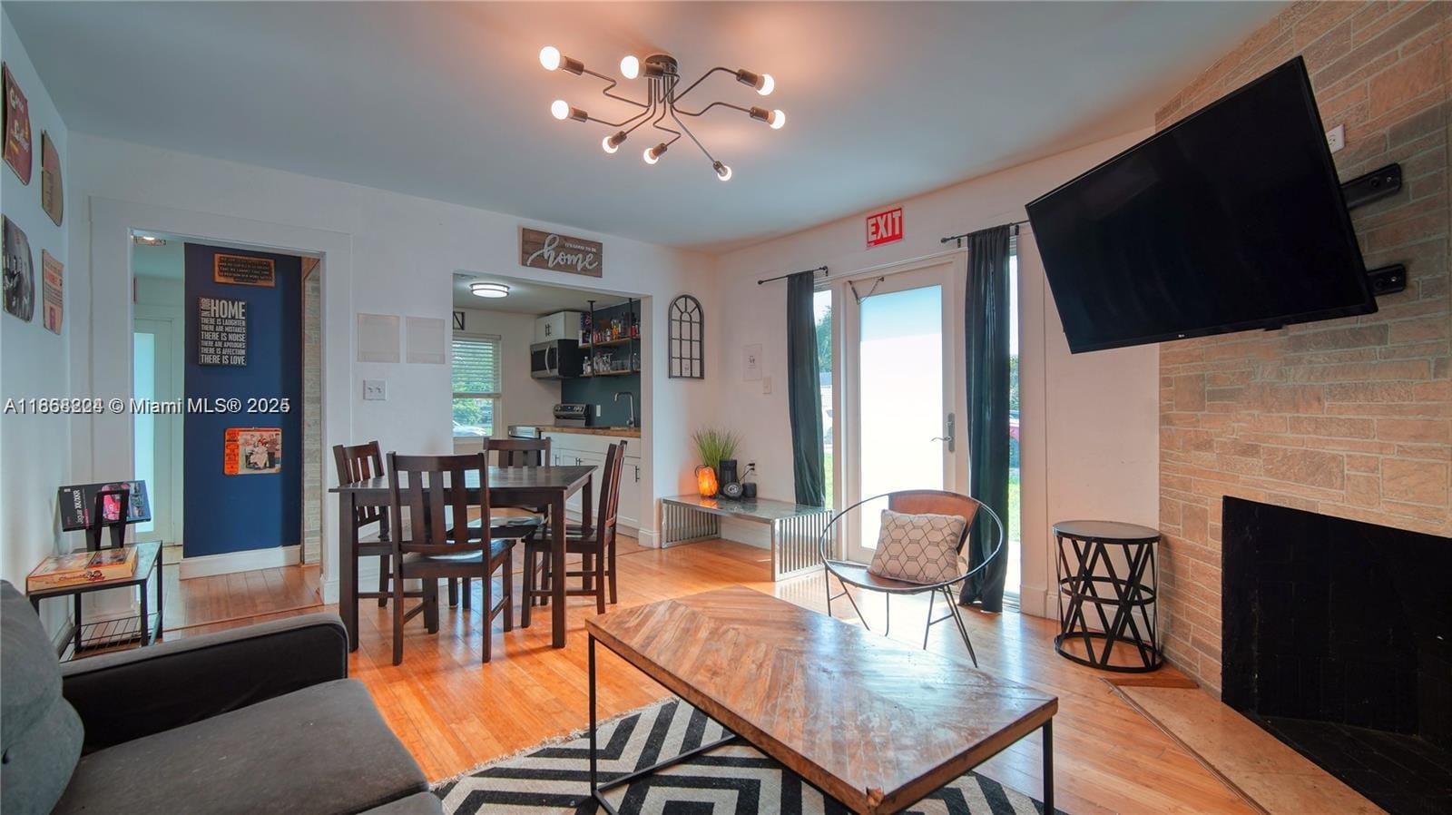 2614 Monroe Street — photo 3