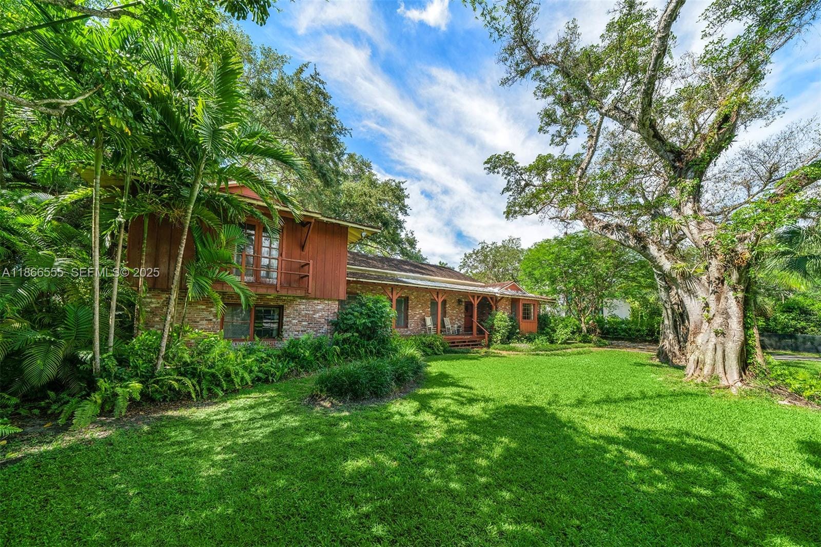 5440 Hammock Drive — photo 3